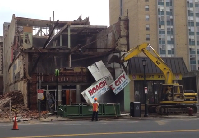 Philadelphia Building Collapse Video: Shoddy Demolition Work